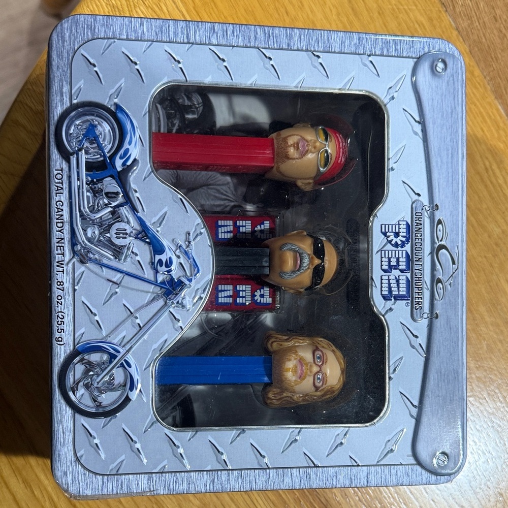PEZ American Chopper Dispenser Set - Red and Blue
